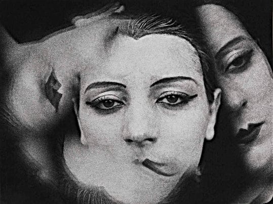 Teresa Colaiacovo -  La presa di coscienza: il fardello del passato che si alleggerisce nel futuro