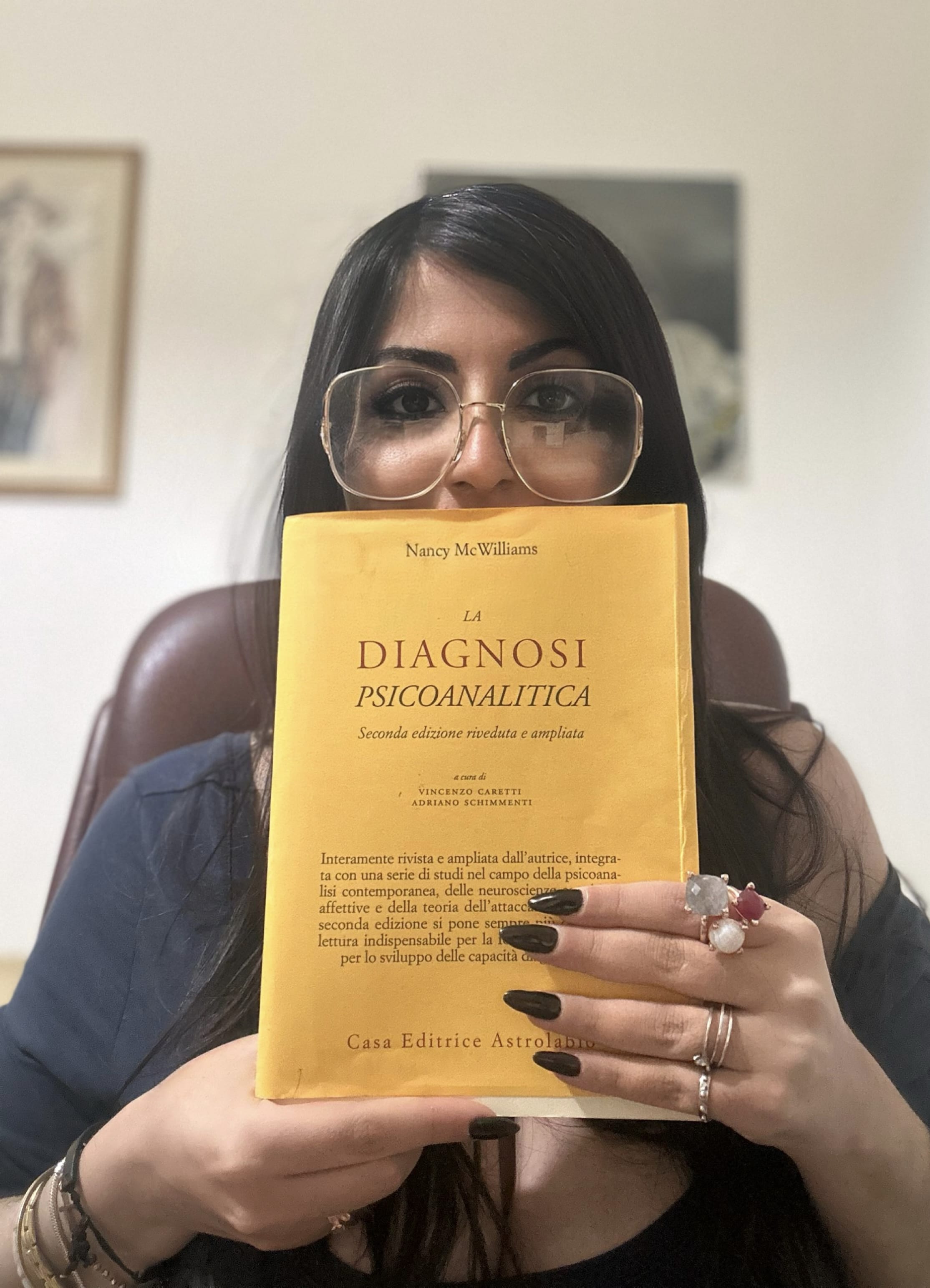 Teresa Colaiacovo - E' NARCISTA O STRONZO/A? una breve analisi della patologia narcisistica che va al di là delle etichette fatte di luoghi comuni o di  selfie